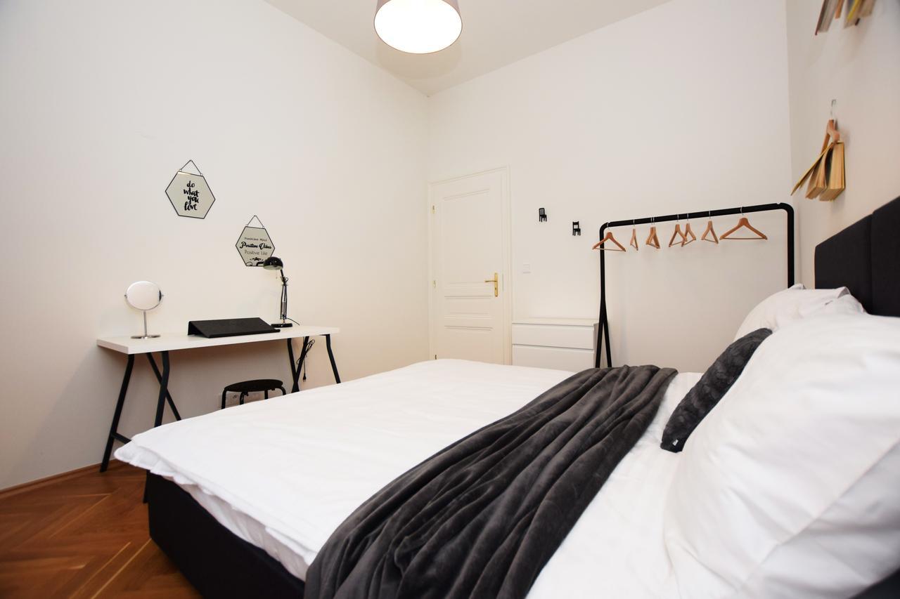 Rehorova Apartments Praha Pokoj fotografie